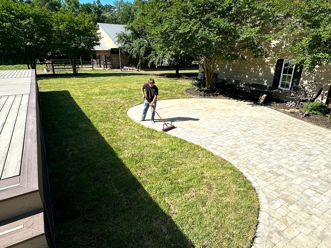 Trimmed landscaping and a healthy lawn at a local Grand Strand home.